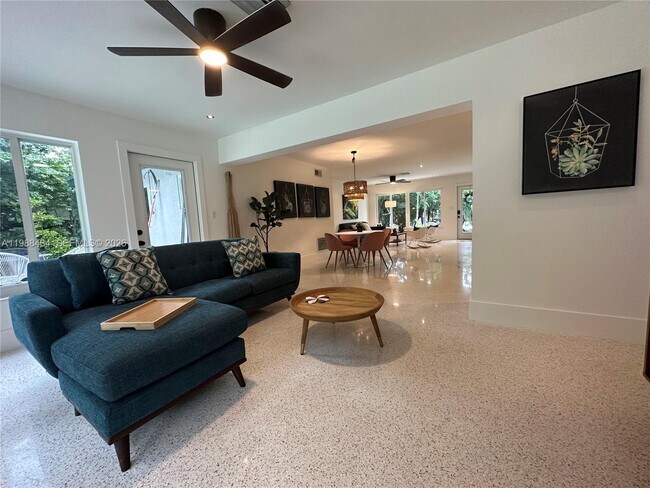 Building Photo - 1351 SW 32nd St