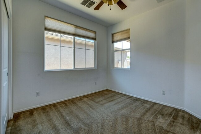 Building Photo - 3 bedroom 2 bathroom home in Saddlewood
