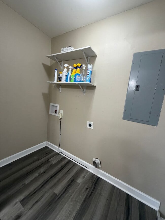 Building Photo - Nice 3 bedroom/1.5 bath home for rent in E. Morristown, Tennessee