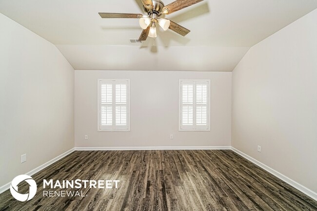 Building Photo - 331 Woodland Trl