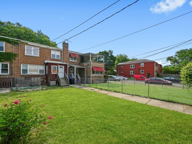 Building Photo - 7754 S Yates Blvd