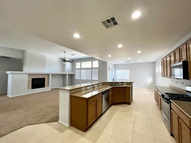 Building Photo - Charming Single Story 3 Bedroom Home