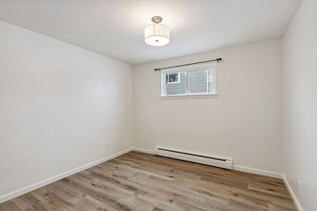 Building Photo - Knowles Properties