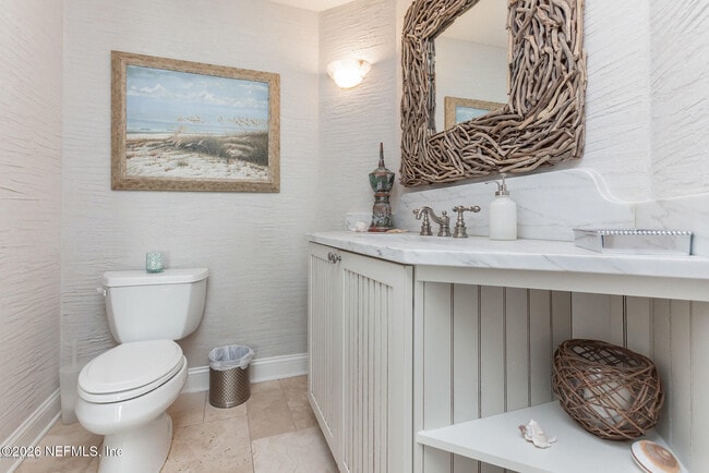 Building Photo - 120 Serenata Dr