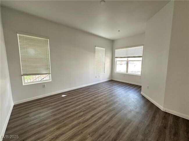 Building Photo - 56 E Serene Ave