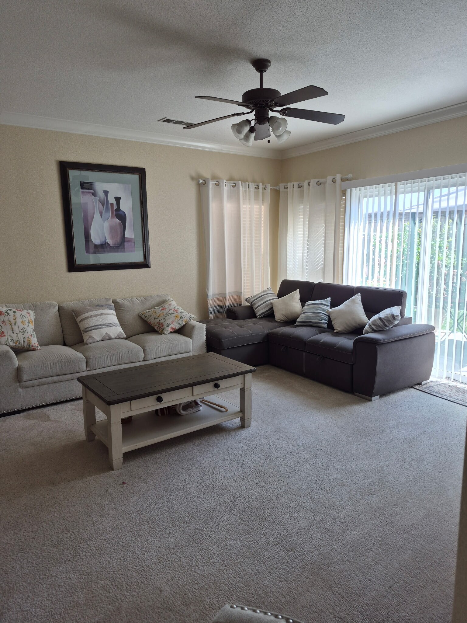 Building Photo - 3005 La Vina Cir