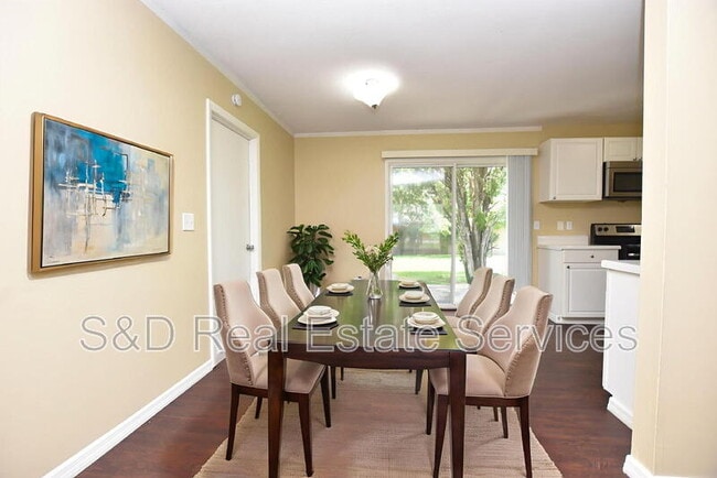 Building Photo - 4615 San Antonio Dr