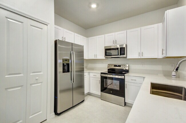 Building Photo - Lagoon Living
