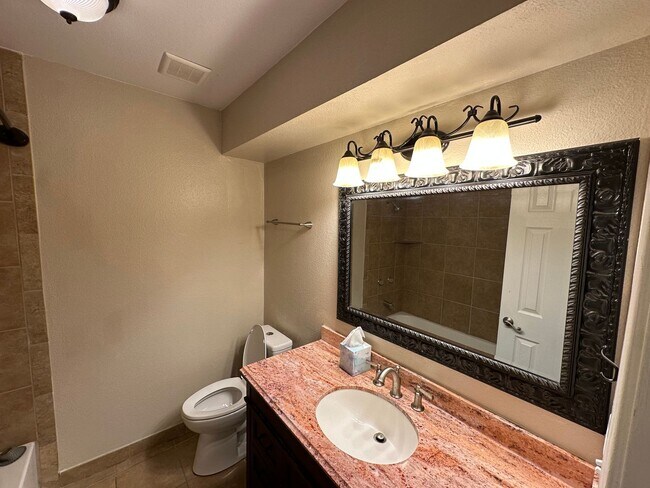 Building Photo - Bright 3-Bed, 2-Bath Lewisville Home with Spacious Fenced Yards