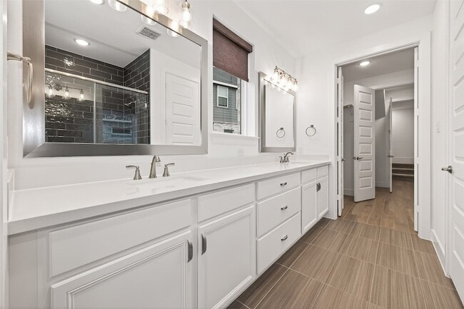 Building Photo - 7218 Grassland Vis Ln