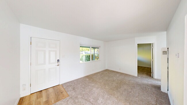 Building Photo - 15415 Marty Dr