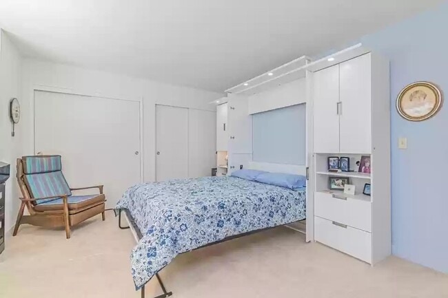 Building Photo - 861 Lake Terrace Cir