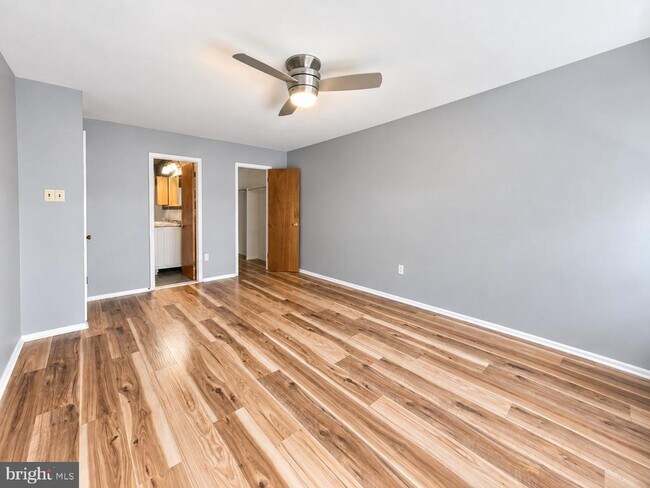 Building Photo - 5 Aspen Way