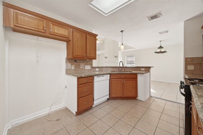 Building Photo - 2883 Lost Cove Ct