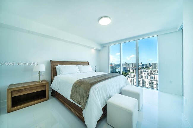 Building Photo - 300 Sunny Isles Blvd