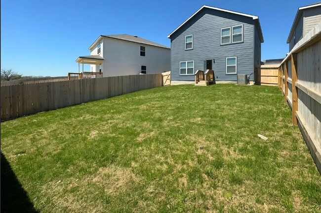 Building Photo - Like-New 4BR Home w/ Huge Backyard + W/D Included | $500 Move-In Credit