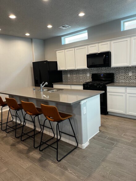 Building Photo - 1518 Tierra Verde Loop