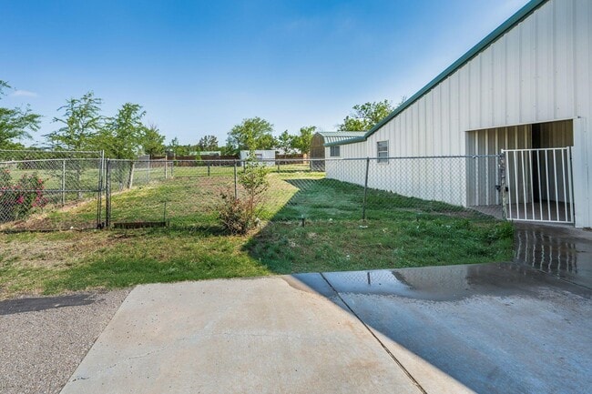 Building Photo - 7518 Lamount Dr