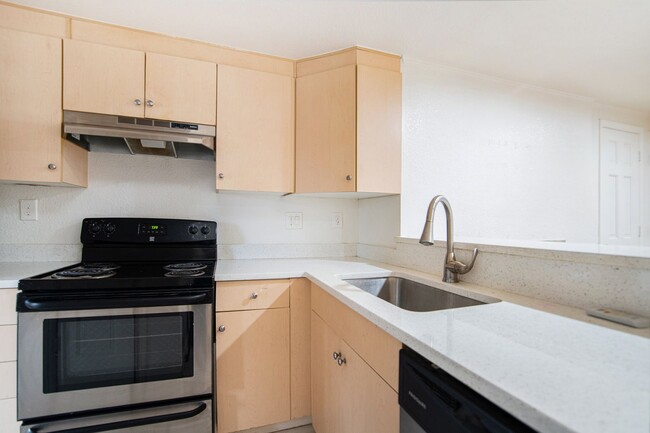 Building Photo - Beautiful 1 Bed, 1 Bath Condo in Speer!