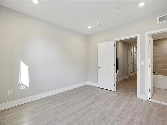 Building Photo - 2011 N Randolph St