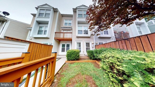 Primary Photo - 6008 Chestnut Hollow Ct