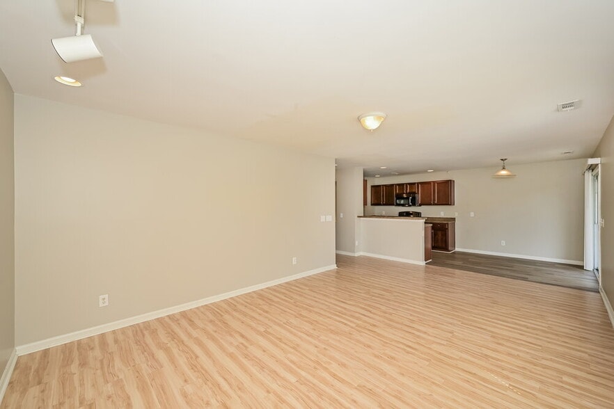 Building Photo - 2145 Erin Ln