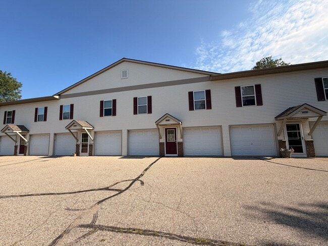 Building Photo - 5712 E Town Dr