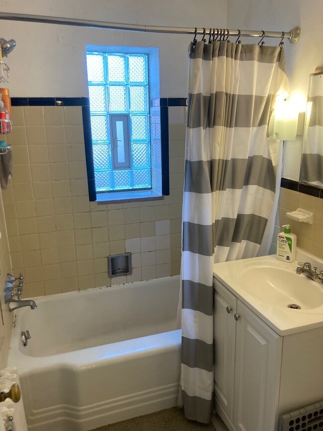 Building Photo - 4909 Centre Ave