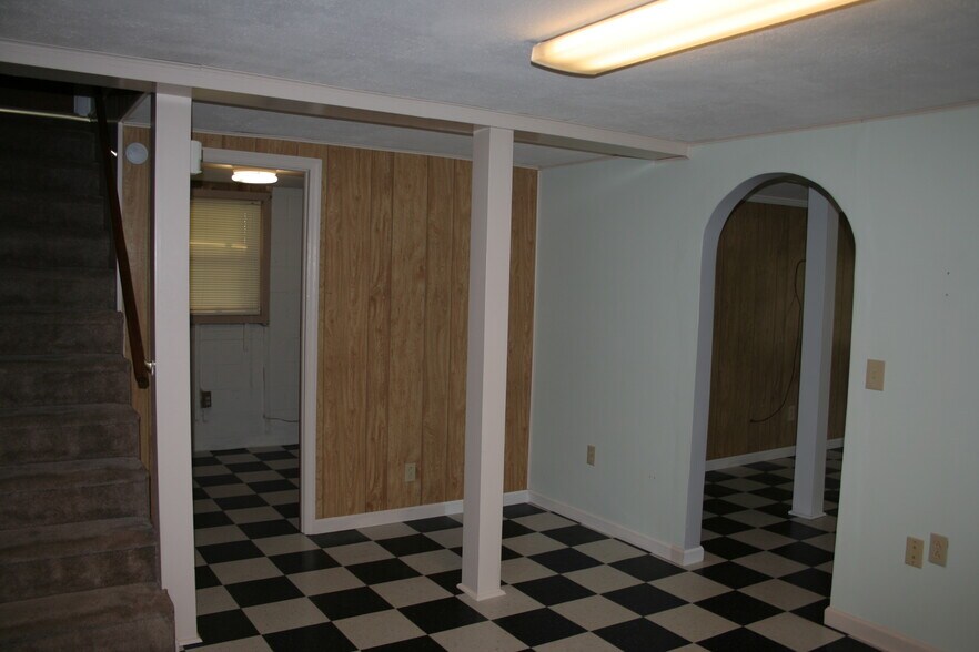 Building Photo - 3695 Weyland Dr