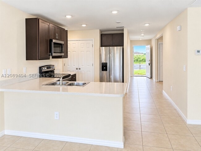 Building Photo - 9013 Ike Ct