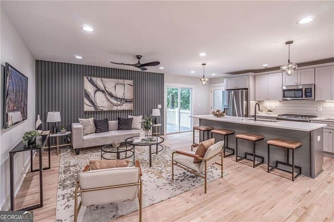 Building Photo - 605 Blake Ave SE