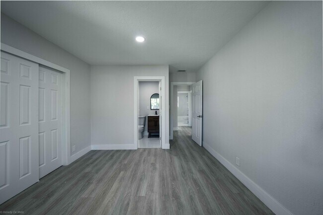 Building Photo - 1405 NW 7th Terrace