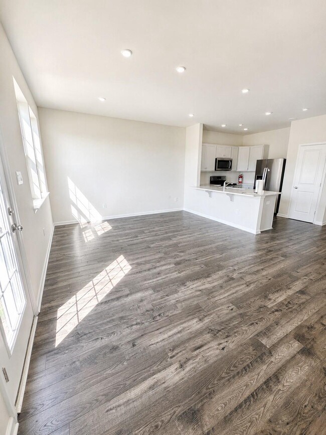 Building Photo - 344 Mazzeo Dr