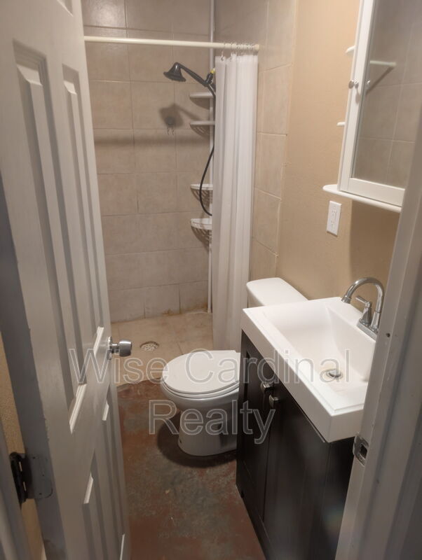 Building Photo - 901 11th St