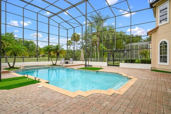 Building Photo - 2357 Alaqua Dr