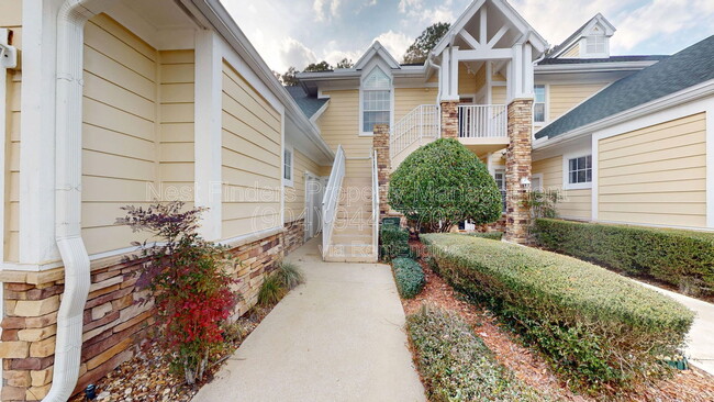 Building Photo - 330 N Shore Cir