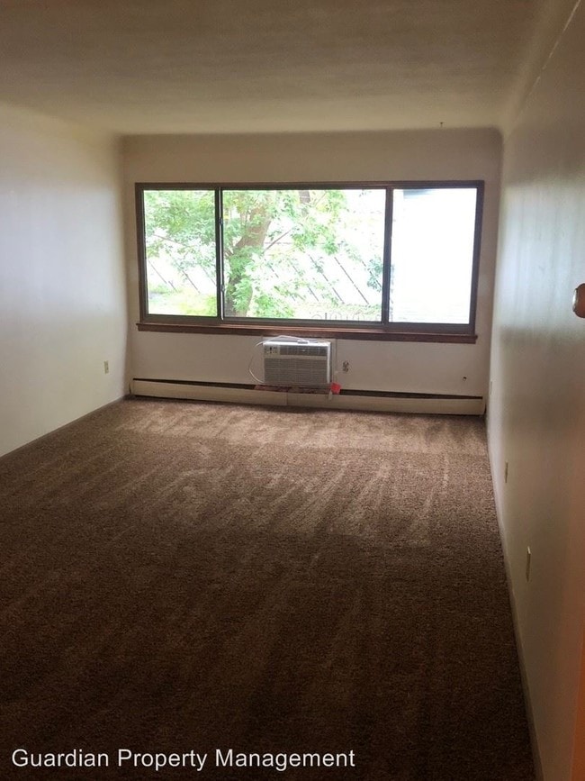 Building Photo - 1807 Stillwater Ave E