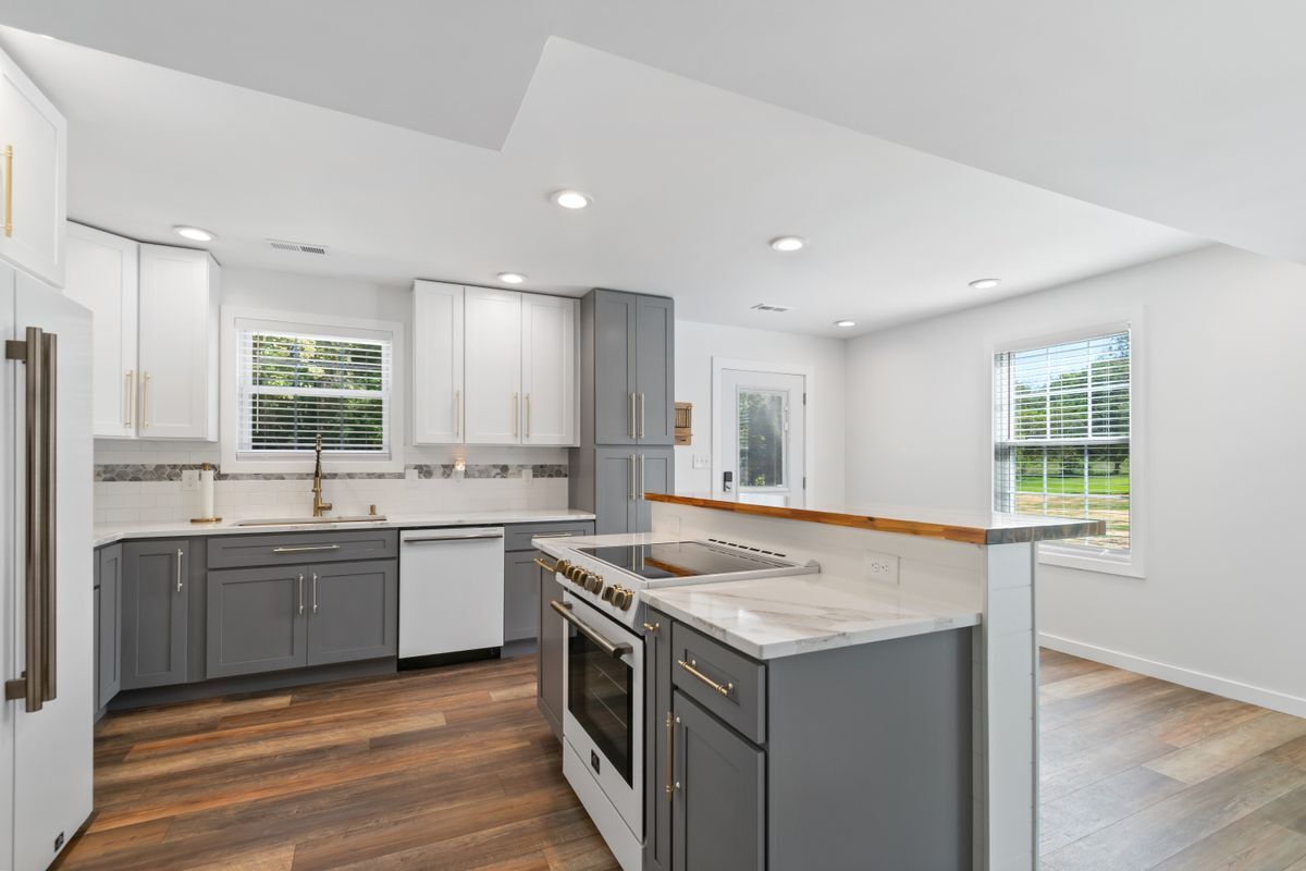 Building Photo - 680 Chestnut Springs Ln