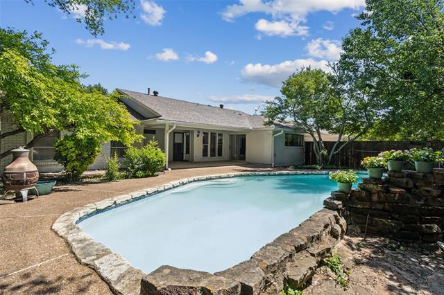 Building Photo - 6908 Heatherknoll Dr
