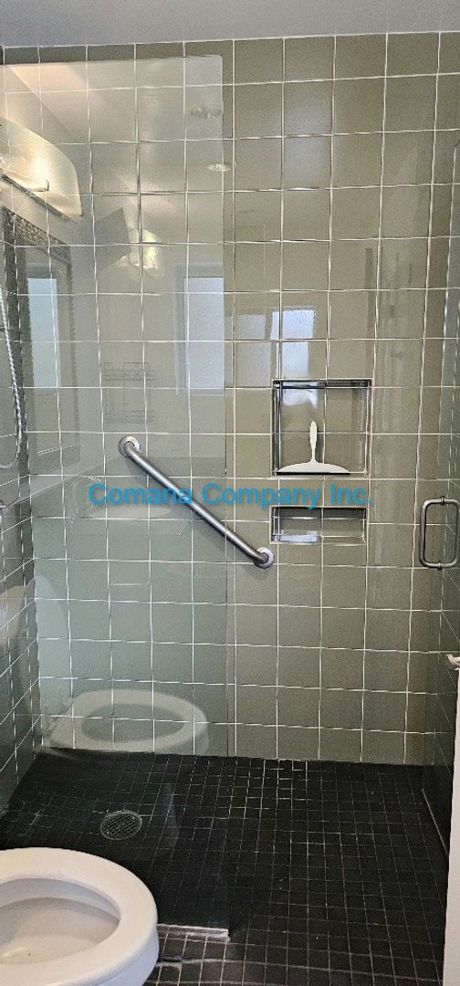 Building Photo - Beautifully appointed one bedroom one Bath...