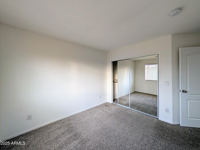 Building Photo - 3848 E Pollack St