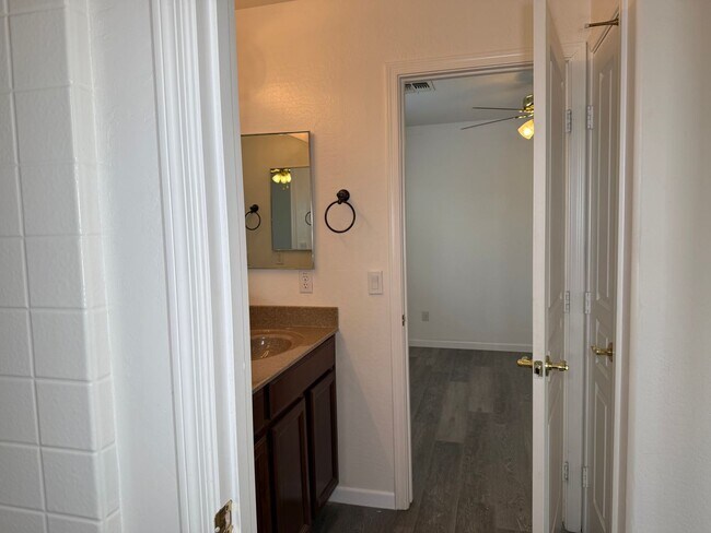 Building Photo - 2712 E Denim Trail