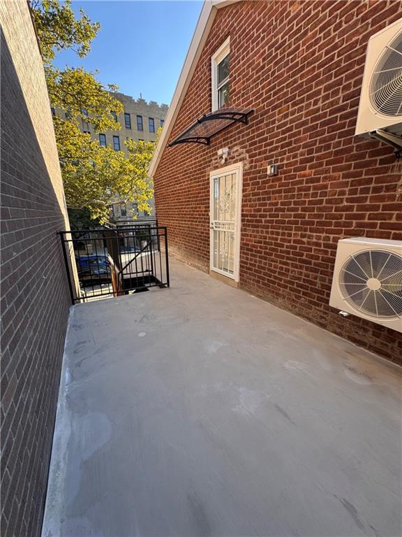 Building Photo - 609 Ovington Ave