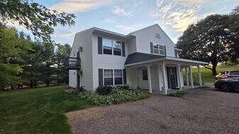 Building Photo - 433 Clinton Ct