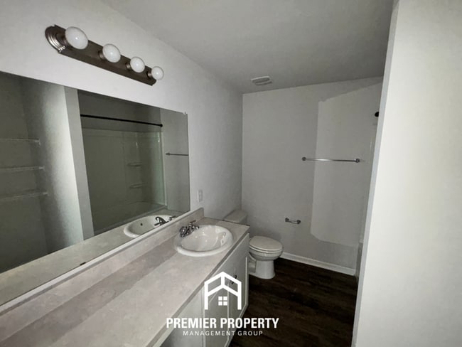 Building Photo - 1110 Brookhaven Dr