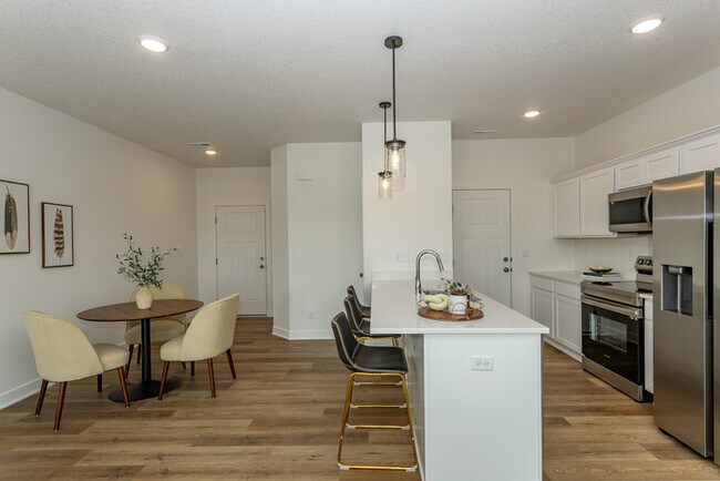 Building Photo - 3105 Bracken Pl