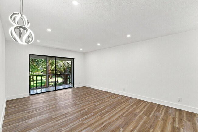 Building Photo - 3101 Oakland Shores Dr