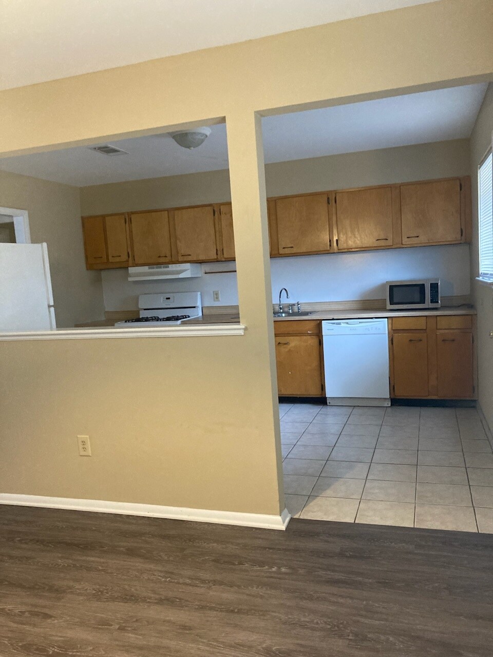 Building Photo - 2215 Kevin Ct