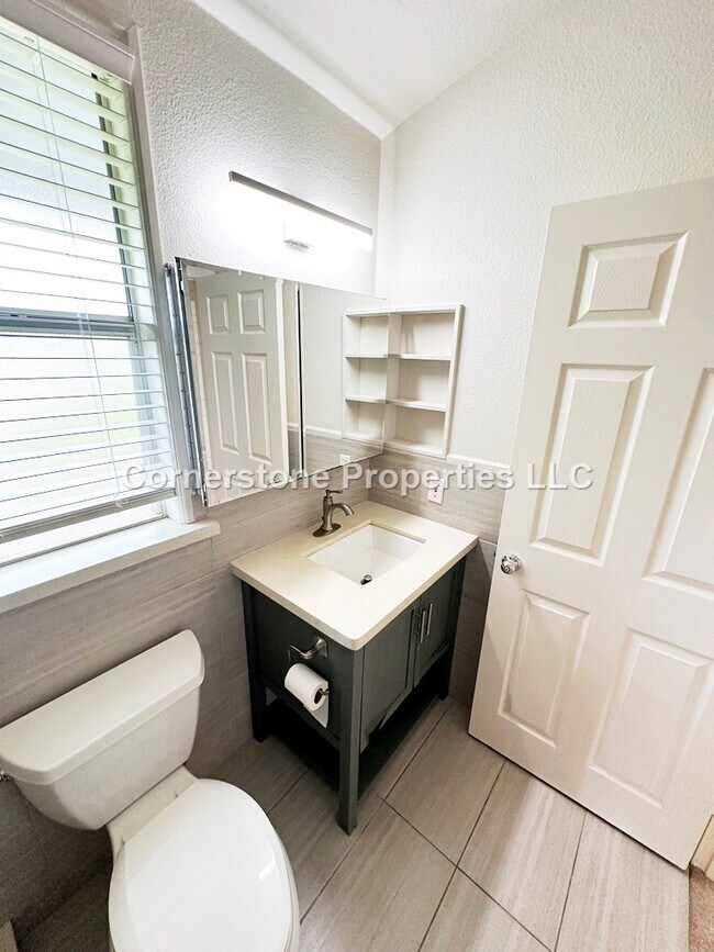 Building Photo - 94-711-711 Lumiaina St