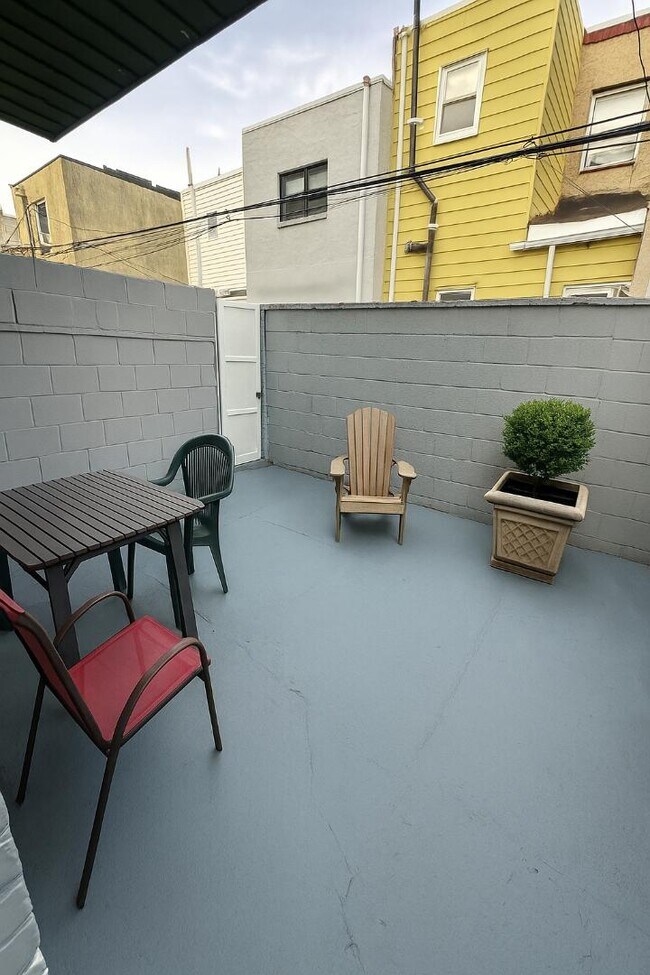 Building Photo - 1225 Snyder Ave